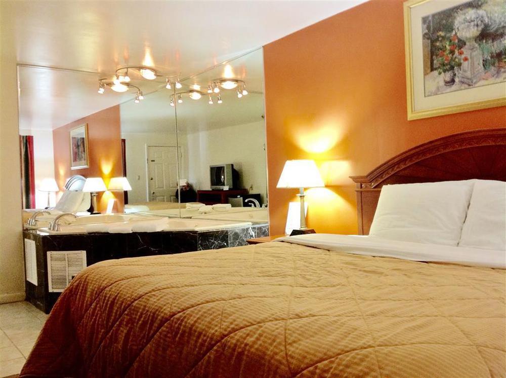 America'S Best Value Inn Lancaster Rohrerstown Номер фото
