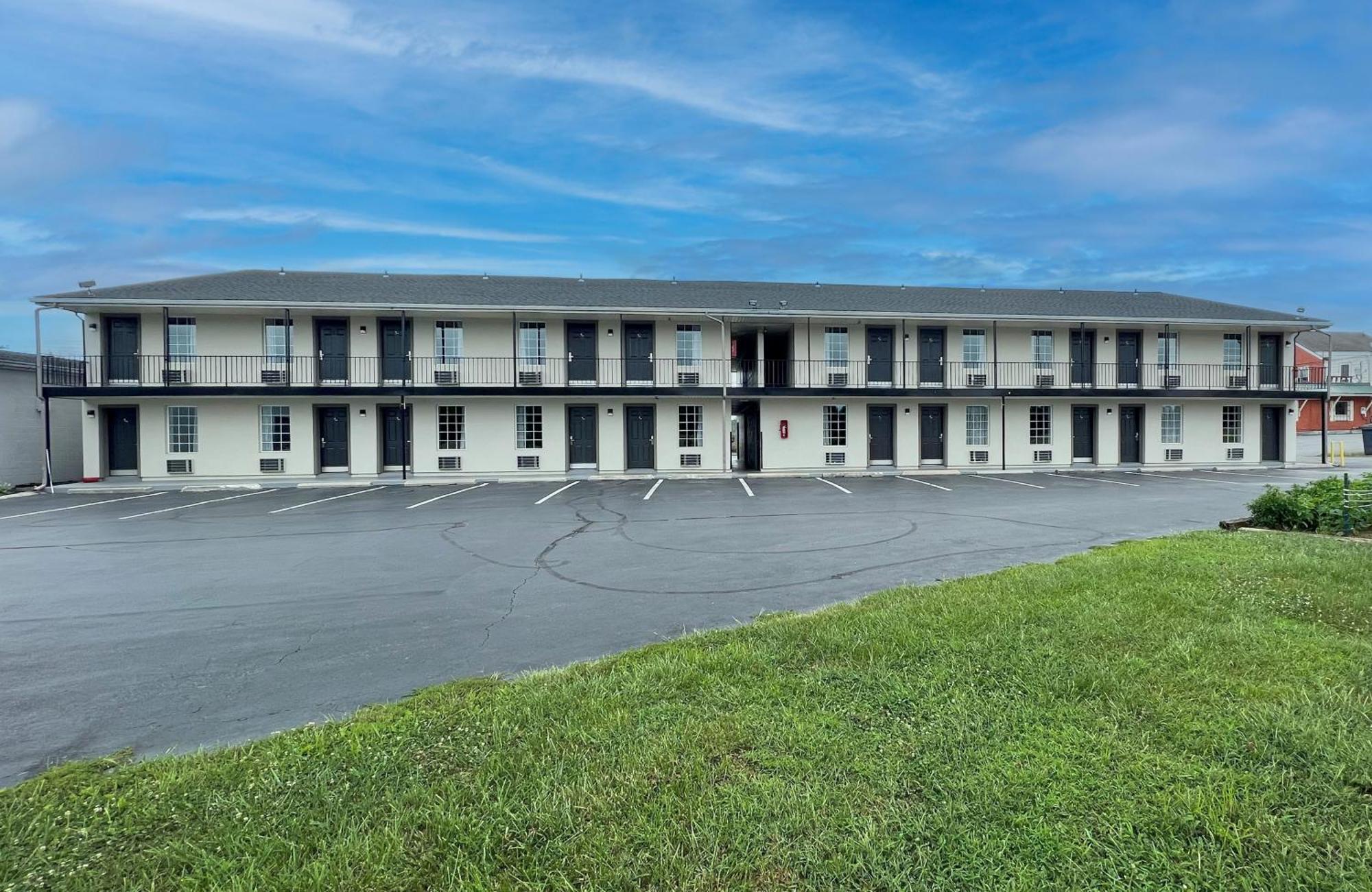 America'S Best Value Inn Lancaster Rohrerstown Экстерьер фото